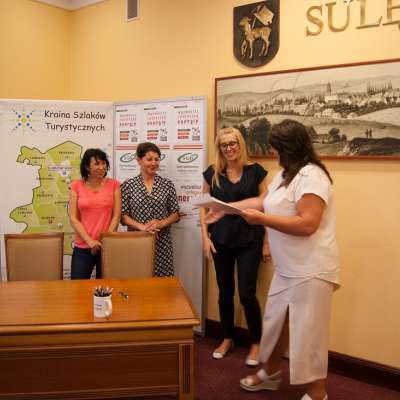 Podpisanie umów z Grantobiorcami