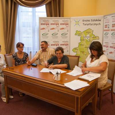 Podpisanie umów z Grantobiorcami